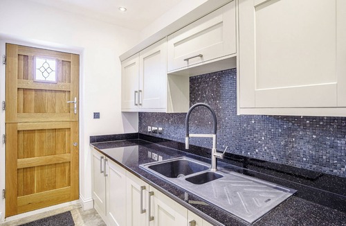 Congleton Apartment | Modern spacious barn conversion with stylish finish.