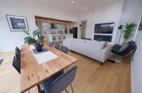 Ocean Grove Villa | Modern Spacious Coastal Villa