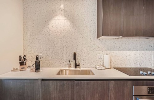 Rainey Street Historic District Condo | Modern Spacious Downtown Condos * Pool * Kitchen