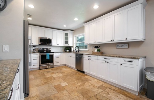 Gainesville House | Modern & Spacious, Fully Upgraded Home with Deck, Firepit, and BBQ Near UF