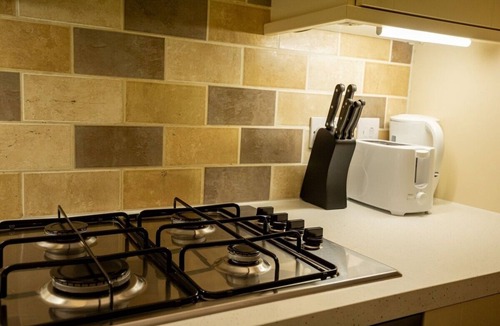 Wolverhampton Apartment | Modern Spacious 2 Bed Apartment Wolverhampton with Free Secure Parking