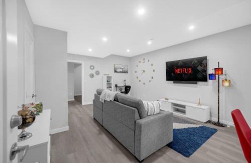 Northwest Calgary Apartment | Modern & Spacious Guest Suite