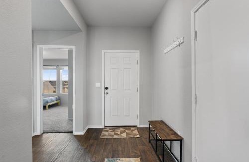 Austin House | Modern, Spacious Home 4BR Near Airport & Tesla