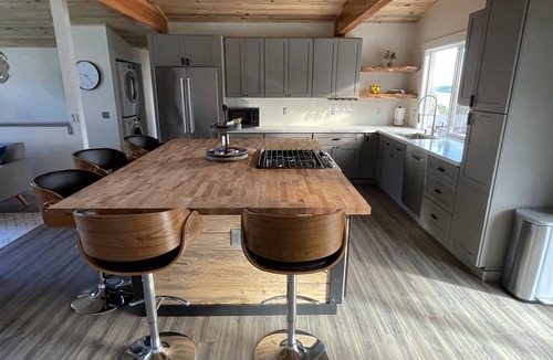 Bryn Mawr-Skyway House | Modern Spacious Home with Epic Lake Views