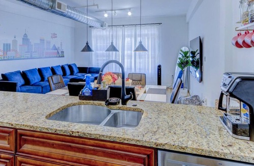 Downtown Memphis Apartment | Modern Spacious Loft in Downtown w/free parking