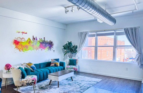 Downtown Memphis Apartment | Modern Spacious Loft in Downtown w/free parking
