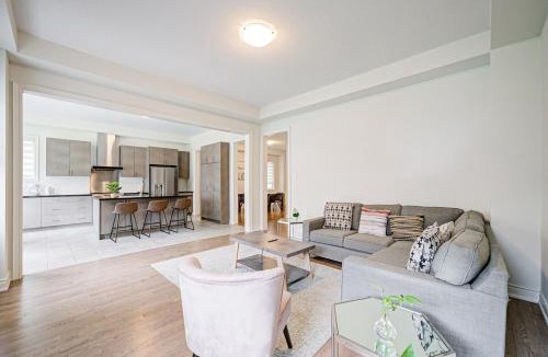 Richmond Hill Apartment | Modern Spacious Luxury detached-House new in RH