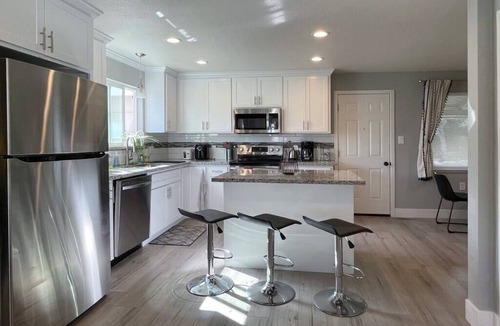 Arden-Arcade House | Modern, spacious, quiet home close to the River