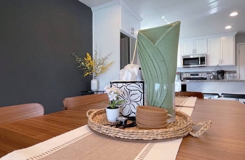 Arden-Arcade House | Modern, spacious, quiet home close to the River