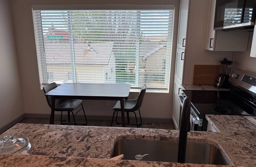 Rawlins Apartment | Modern Spacious Rawlins Apartment w/Mortal Combat Video Game Console, #3A