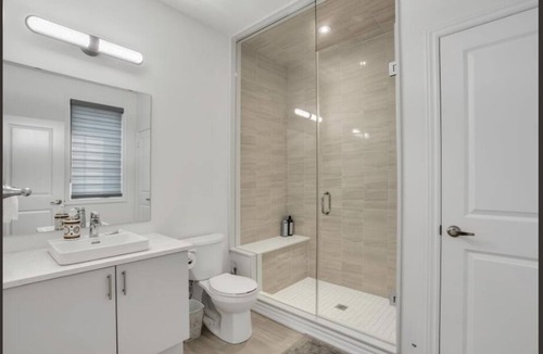 Wasaga Beach House | Modern spacious resort house