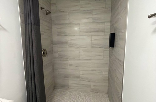 Worth Apartment | Modern & Spacious Studio Suite