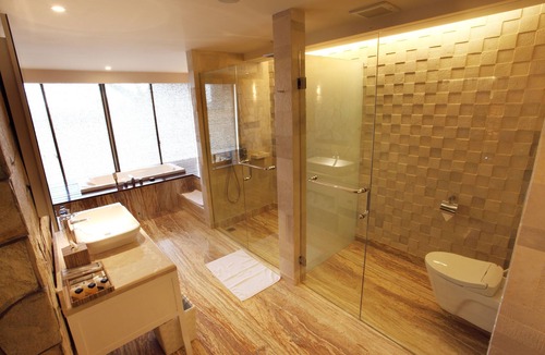 North Legian Hotel | Modern Spacious Suite with Free Stocked Minibar (TStone Suite3)
