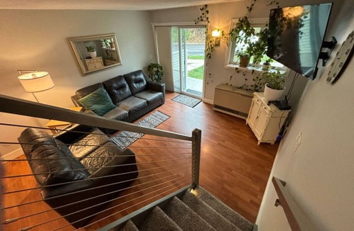 Essex Junction Condo | Modern Spacious Townhouse
