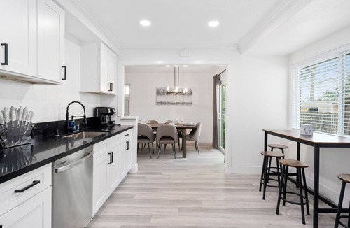 Citrus Heights House | MODERN SPACIOUS 4B2B GAME RM, OFFICE, & PRIV POOL