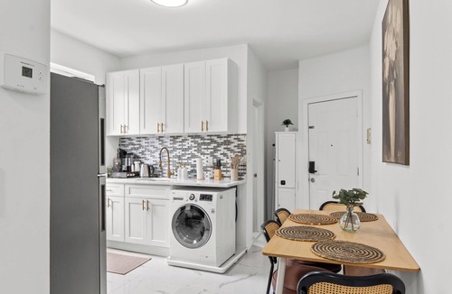 Union City Apartment | Modern & Spacious | 3BR | Near NYC