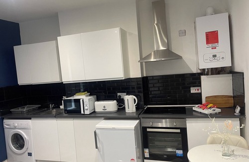 Cradley Apartment | Modern Specious 2 Bedroom Apartment