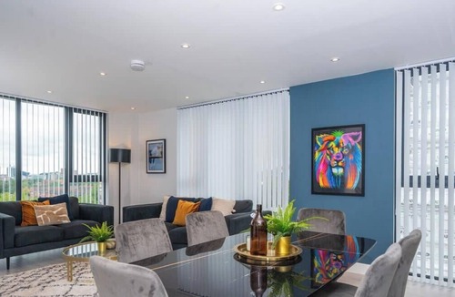 Salford Apartment | Modern, Spotless & Close to City Hotspots!