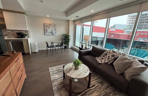 Downtown Halifax Apartment | Modern & spotless 1 BR downtown with 6 appliances