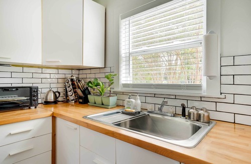 St. Elmo Improvement League Cottage | Modern St. Elmo Cottage by Lookout Mtn & Near Dwtn