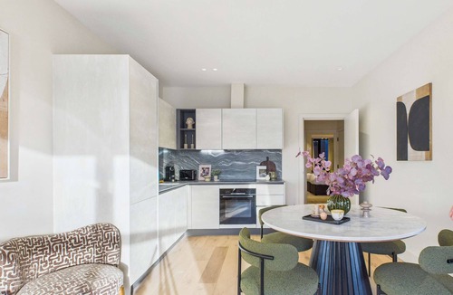 St. Pancras and Somers Town Apartment | Modern St Pancras Apartment