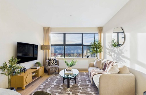 St. Pancras and Somers Town Apartment | Modern St Pancras Apartment