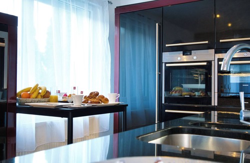 Mohlin Apartment | Modern Station Apartment Möhlin