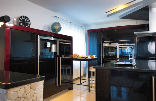 Mohlin Apartment | Modern Station Apartment Möhlin