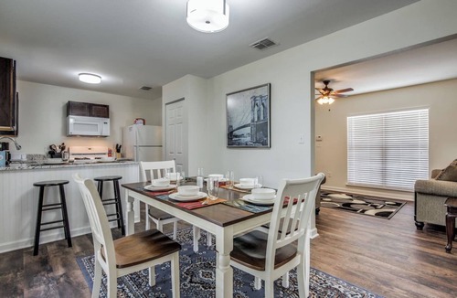 West San Antonio House | Modern Stay for BMT & SeaWorld Trips | Private W/D
