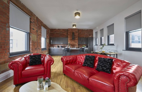 Barnsley Apartment | Modern Stay in Barnsley for Work & Leisure