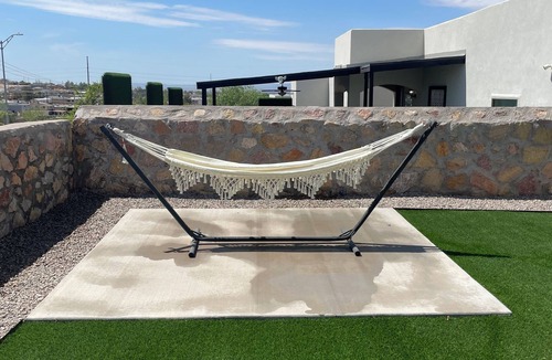 Biggs Field House | Modern Stay in the Desert Oasis
