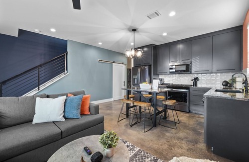 Montopolis House | Modern Stay Near Airport, COTA & Downtown, Trails Nearby