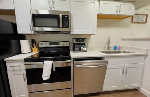 Capital View Apartment | Modern Stay Near UAMS, Downtown & Attractions