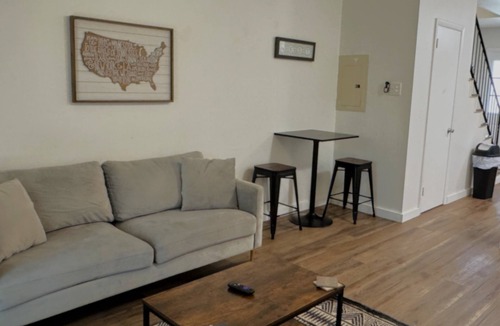 Capital View Apartment | Modern Stay Near UAMS, Downtown & Attractions