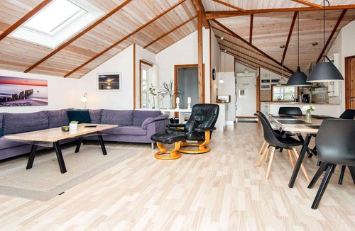Bork Havn House | Modern Stay with Hot Tub