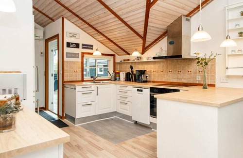 Bork Havn House | Modern Stay with Hot Tub