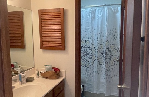 Coralville House | Modern Stays Rental presents this home to you. Make memories here!