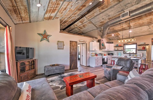 Morgan Mill House | Modern Stephenville Farmhouse: 8 Mi to Dtwn!