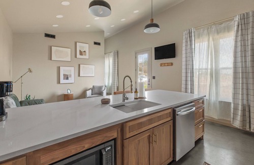 Stillwater House | Modern Stillwater Escape – Close to OSU & Lake