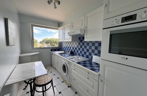 Saint-Palais-sur-Mer Apartment | Modern studio 2* with balcony, St Palais center, secure parking