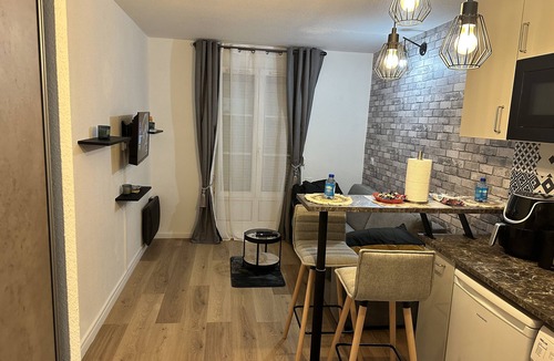 Bussy-Saint-Georges Apartment | Modern studio next to Disney Land