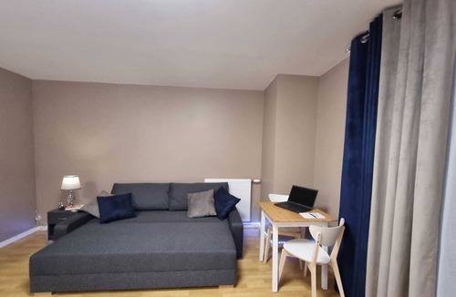 Gennevilliers Apartment | Modern Studio with Balcony, Ideal for Pros and Tourists, Near Paris (32m²)