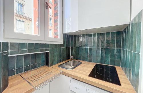 Louis Bertrand-Mirabeau-Semard Apartment | Modern studio - 2min to Paris - Le Grey