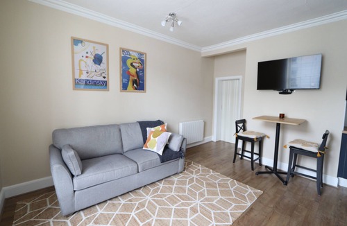 Stourport-on-Severn Apartment | Modern studio apartment in a 200-year old listed building