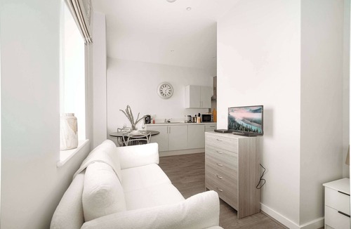 Crosby Apartment | Modern Studio Apartment in Waterloo, Liverpool