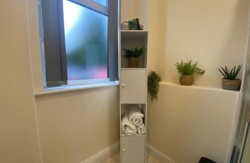 Skegby Apartment | Modern studio apartment - great location!