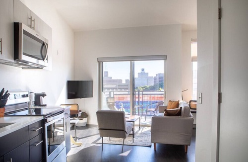 Milwaukee Apartment | Modern Studio Apt with Rooftop, Gym, and Parking