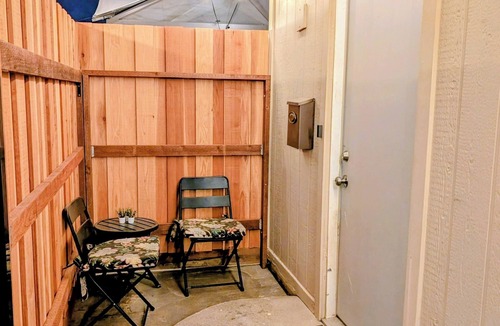 South Natomas Apartment | Modern Studio Between Downtown & Airport