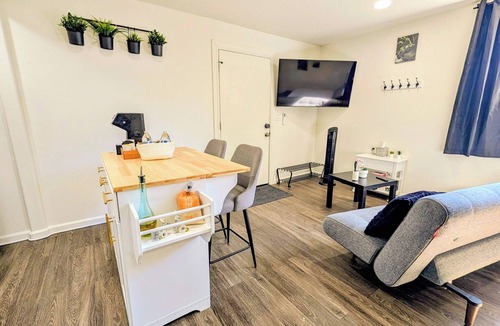 South Natomas Apartment | Modern Studio Between Downtown & Airport