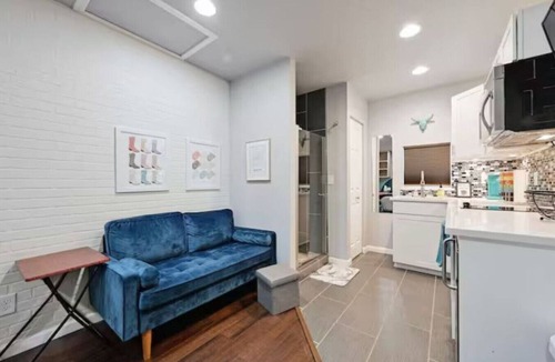Austin Apartment | Modern Studio by Southpark Meadows | Walk to Park!